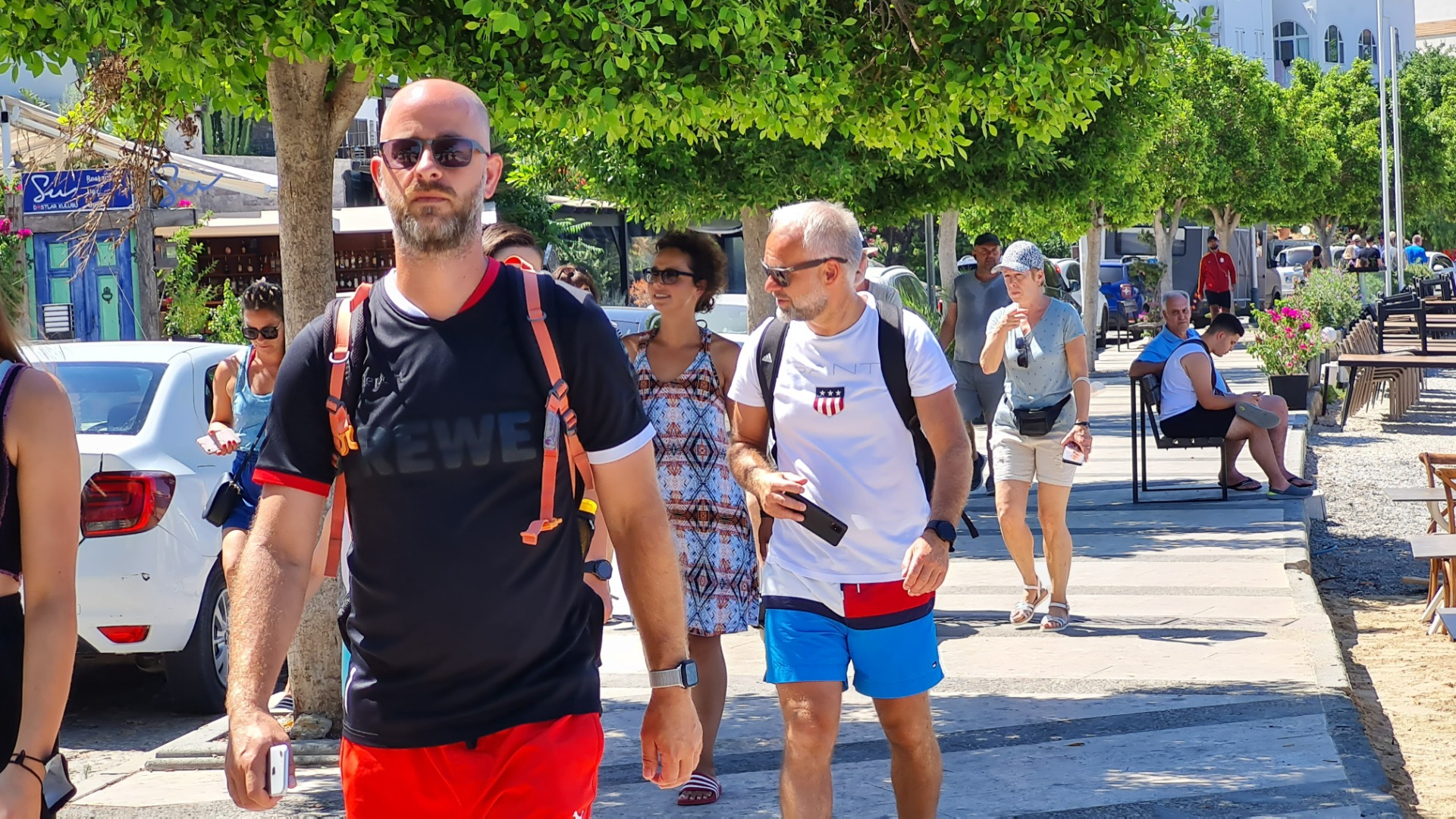 Bodrum’a 2 dev gemi birden geldi, 2 bin 804 turist getirdi