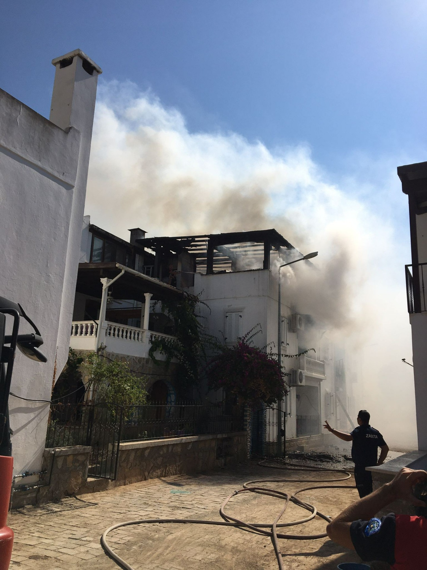 Yangında yaralanan kadın, yaşam savaşını kaybetti