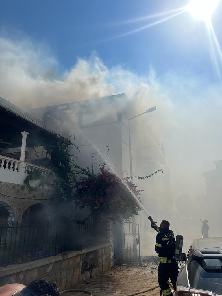 Yangında yaralanan kadın, yaşam savaşını kaybetti