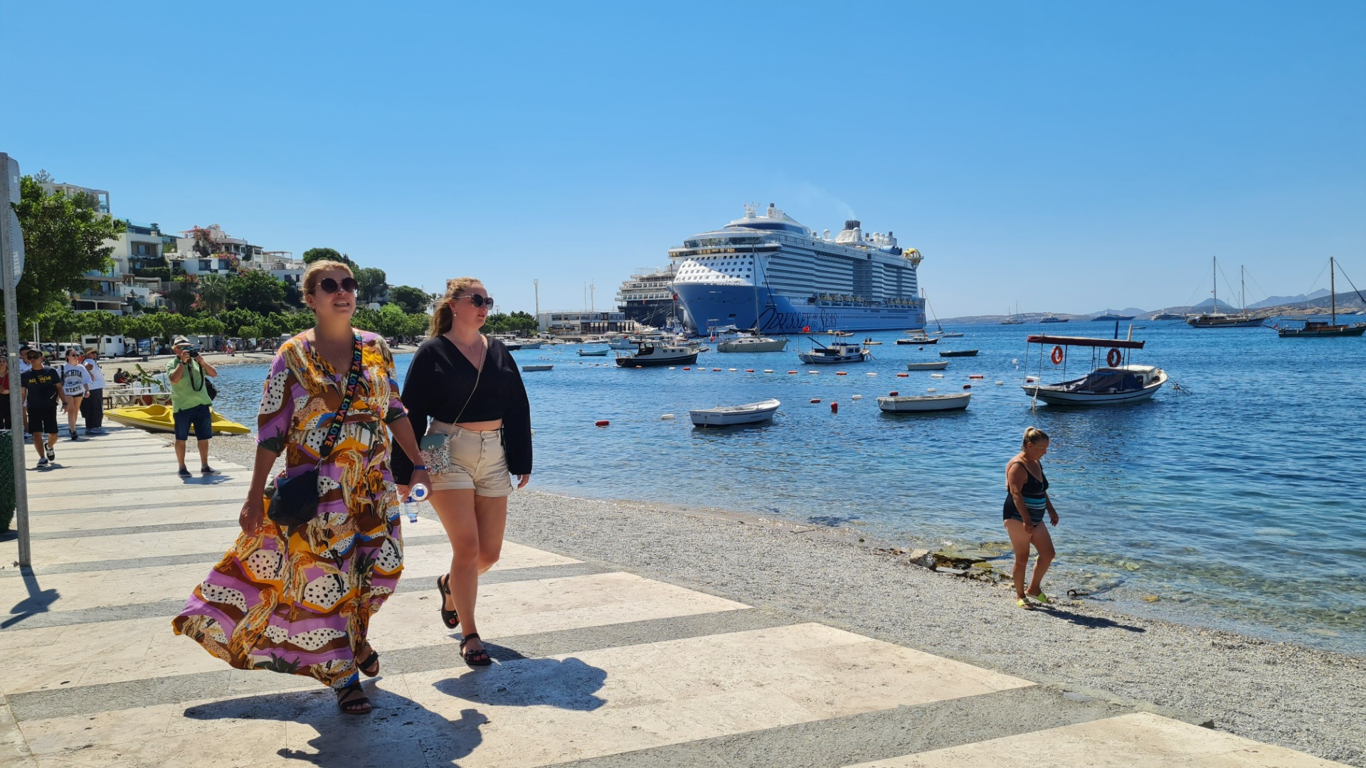 Bodrum’a 2 kruvaziyerle 5 bin 316 turist geldi