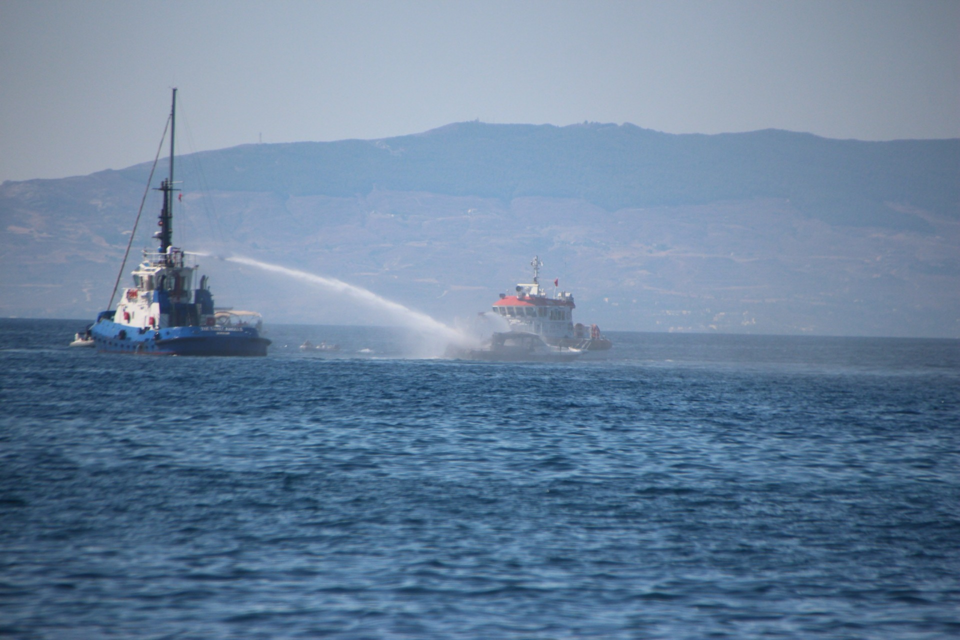 Bodrum’da korkutan yangın! Lüks motoryat, alev alev yandı