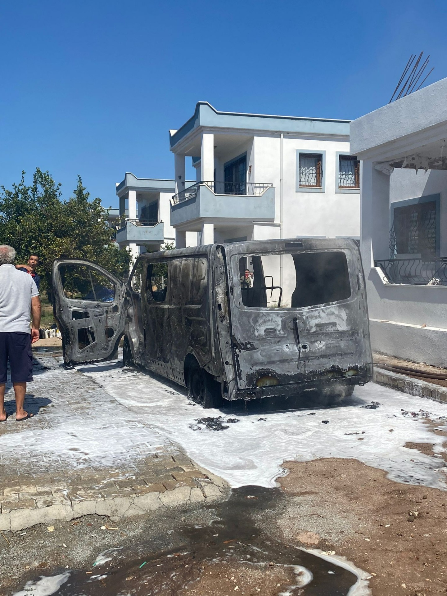 Evlerin arasında korkutan yangın