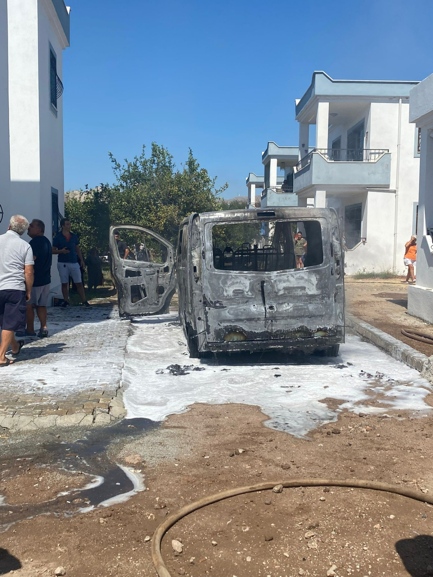Evlerin arasında korkutan yangın