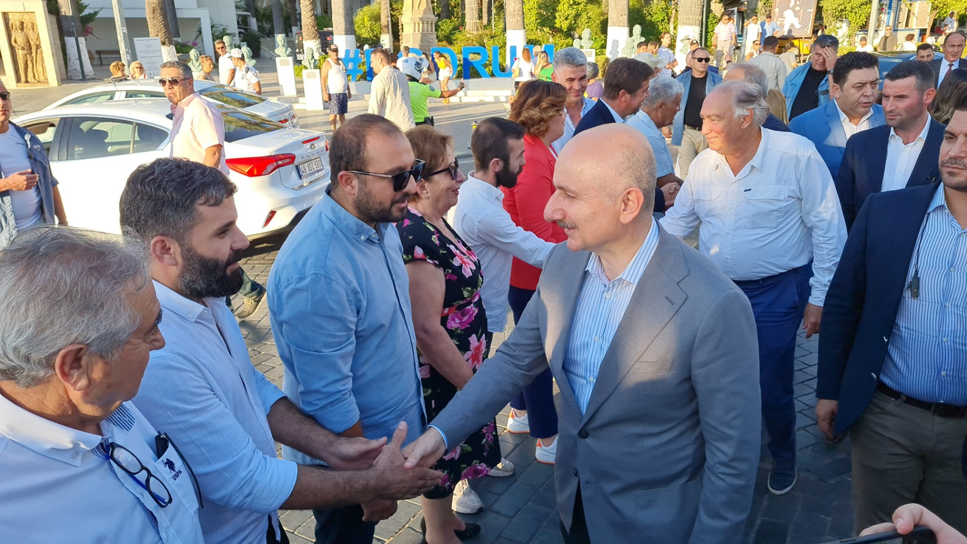 Bakan Karaismailoğlu, Bodrum’da denizcilerle bir araya geldi