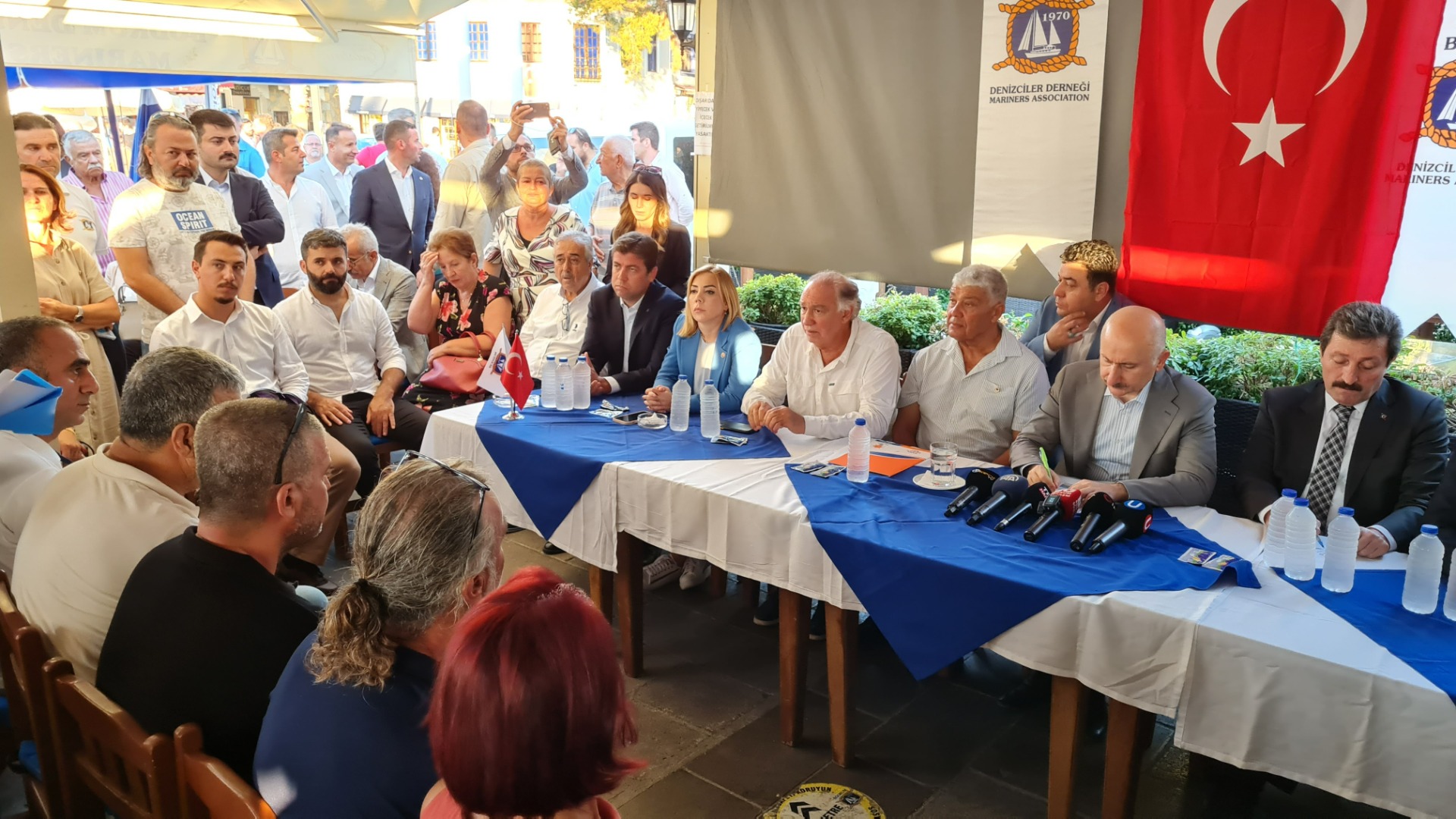 Bakan Karaismailoğlu, Bodrum’da denizcilerle bir araya geldi