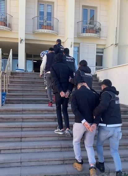 Uyuşturucu operasyonunda 4 tutuklama