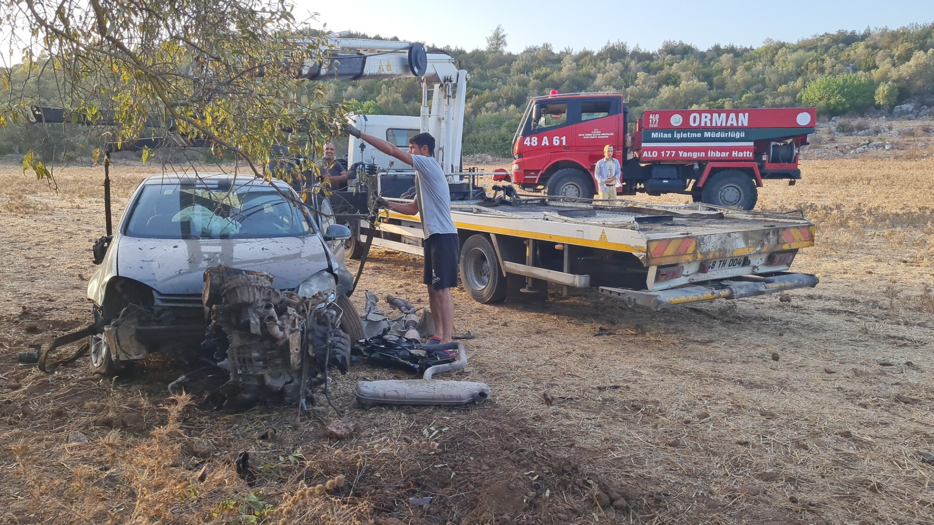 Otomobilin sürücüsü, kaza yerinde can verdi