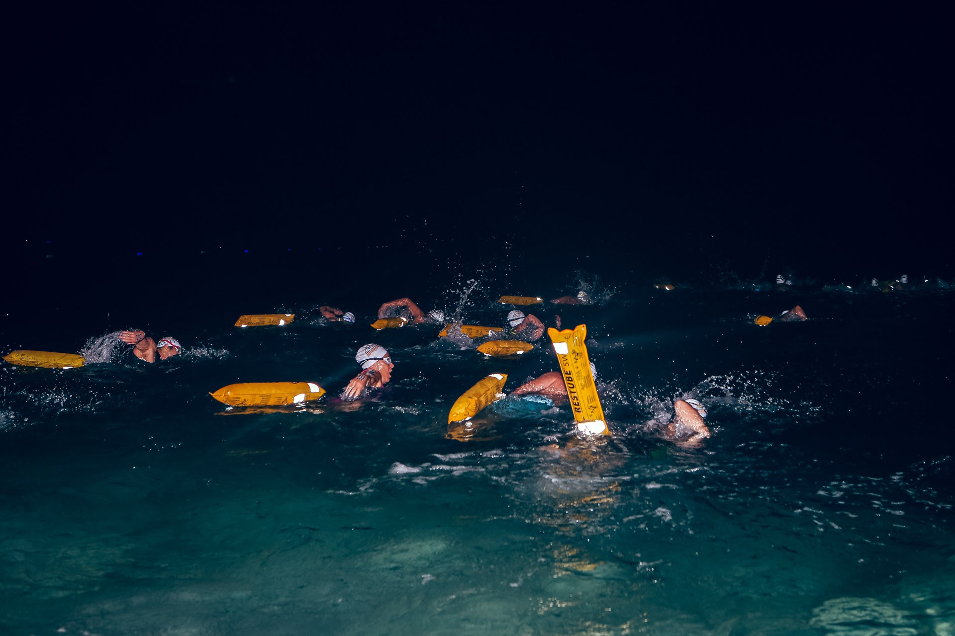 Aquamasters Yüzme şampiyonasının ilk günü tamamlandı