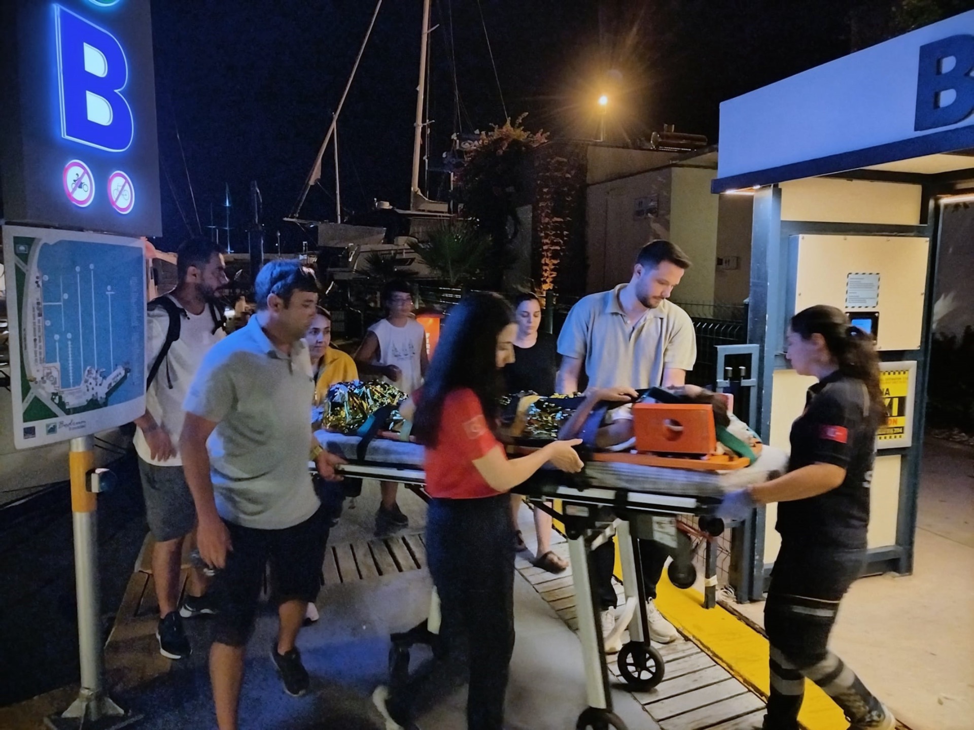 Kos adasında yaralanan çocuk deniz ambulansı ile Bodrum’a getirildi