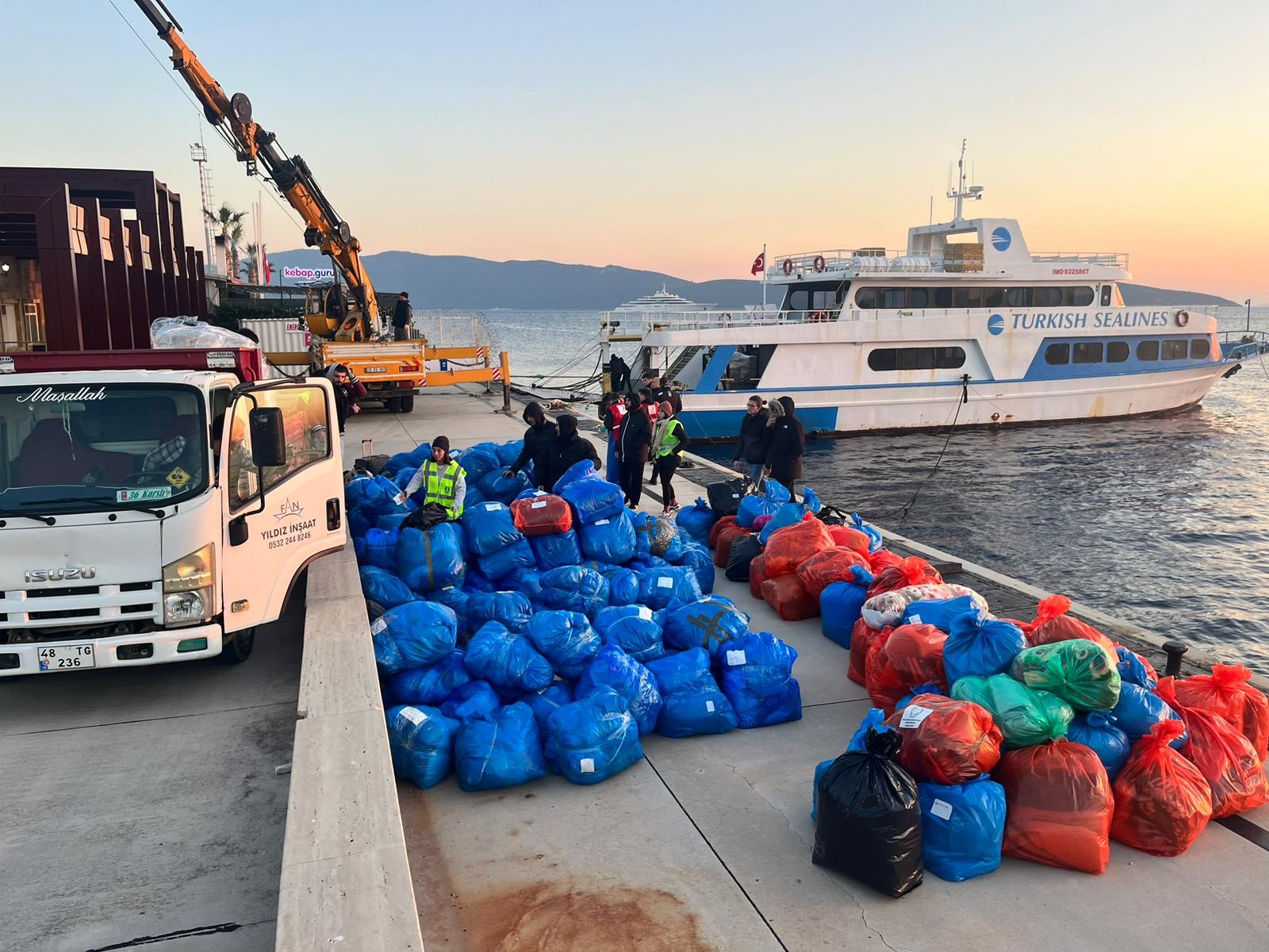 İstanköy (Kos) Adası’ndan depremzedelere yardım eli