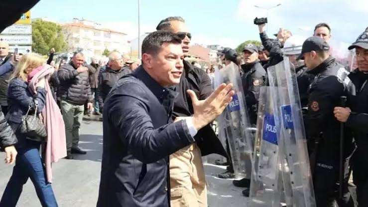 Muğla’daki Ekrem İmamoğlu protestosuna katılan biri belediye başkanı 4 kişi hakkında ‘Kamu davası!’