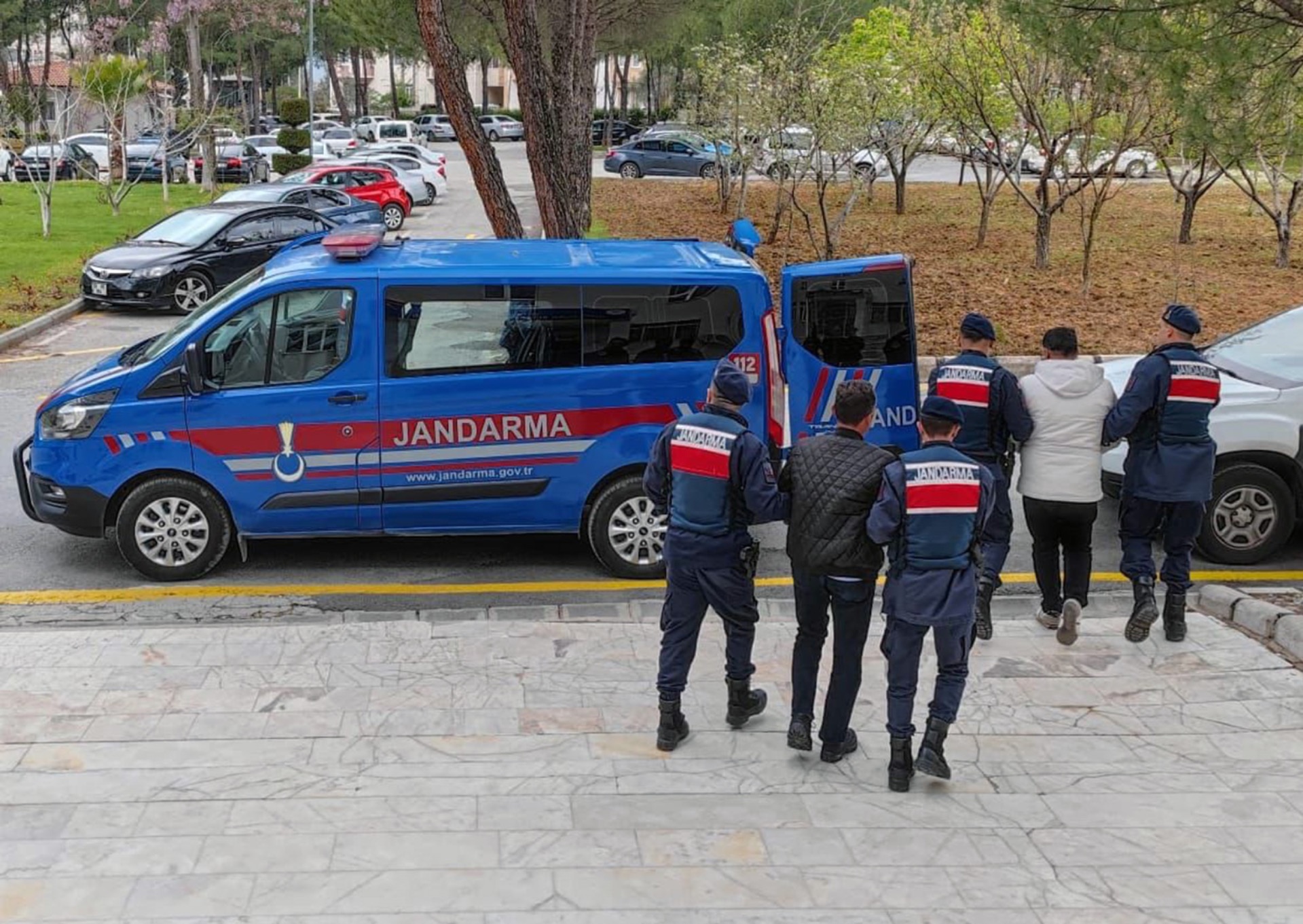 PKK/KCK terör örgütü iltisaklı üç kişi gözaltına alındı