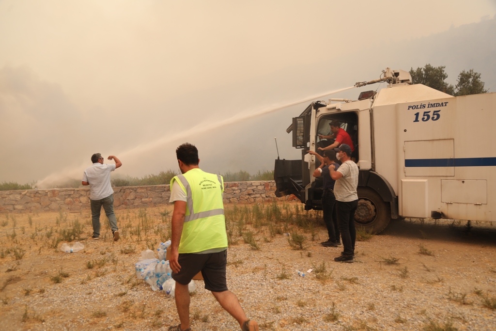 BAŞKAN ARAS, “BODRUM YANIYOR... CANIMIZ KALBİMİZ ACIYOR”