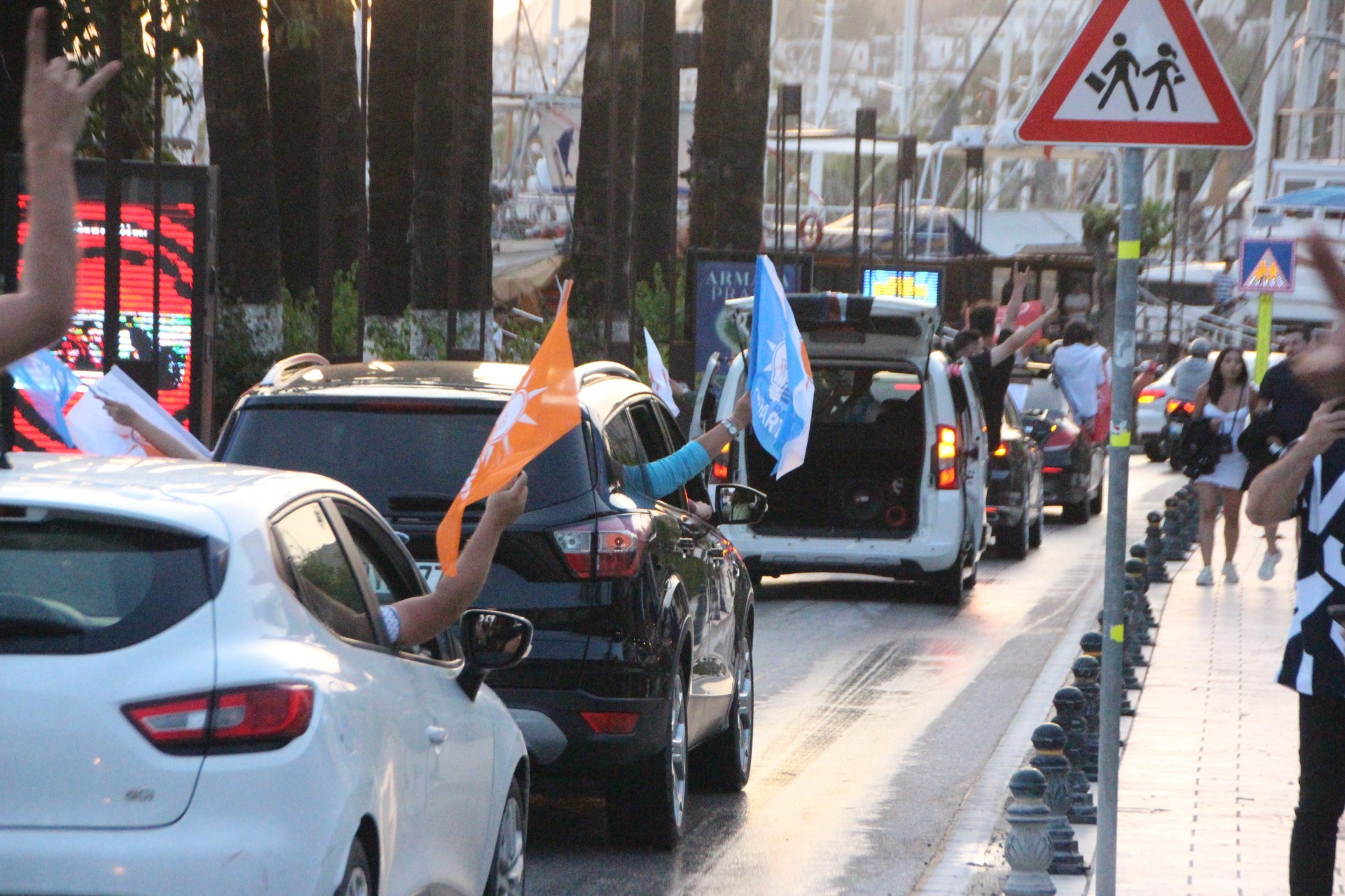 Bodrum’da seçim sonucu kutlandı