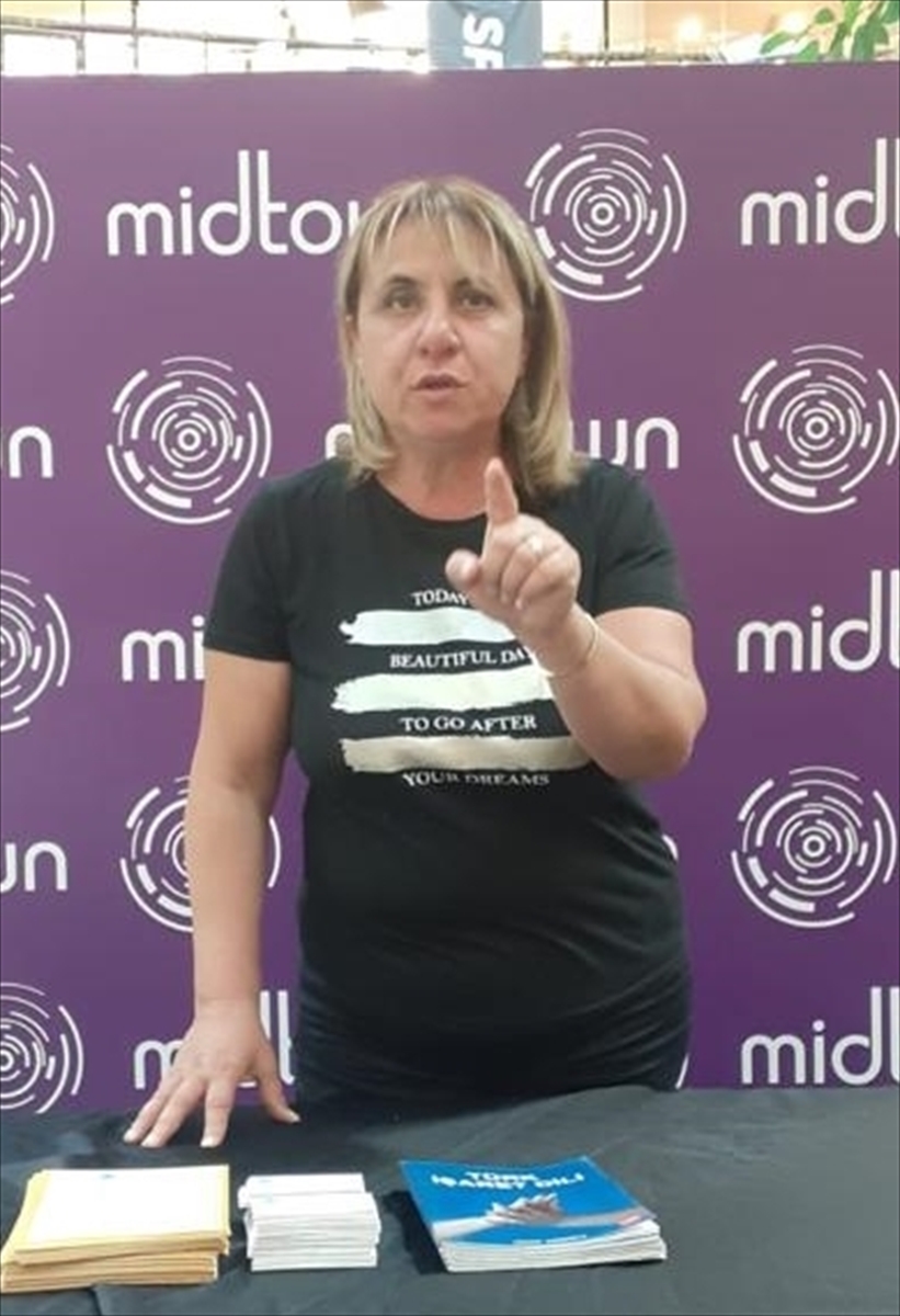 Bodrum'da alışveriş merkezinde işaret dili eğitimi