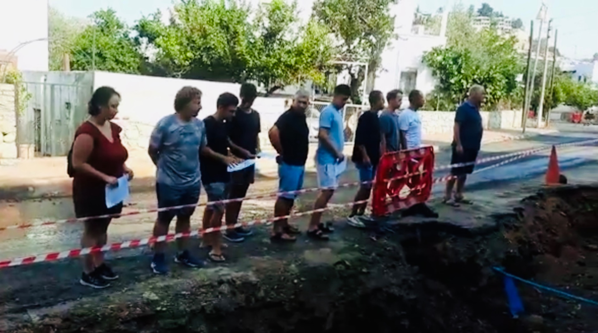 Bodrum’da sezon ortası başlatılan elektrik hattı çalışmaları protesto edildi! 