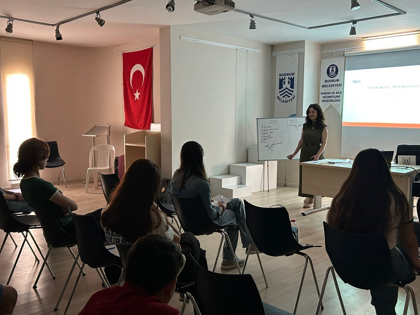 Belediyenin ‘Psikoeğitim Seminerleri’ liseler ile devam etti