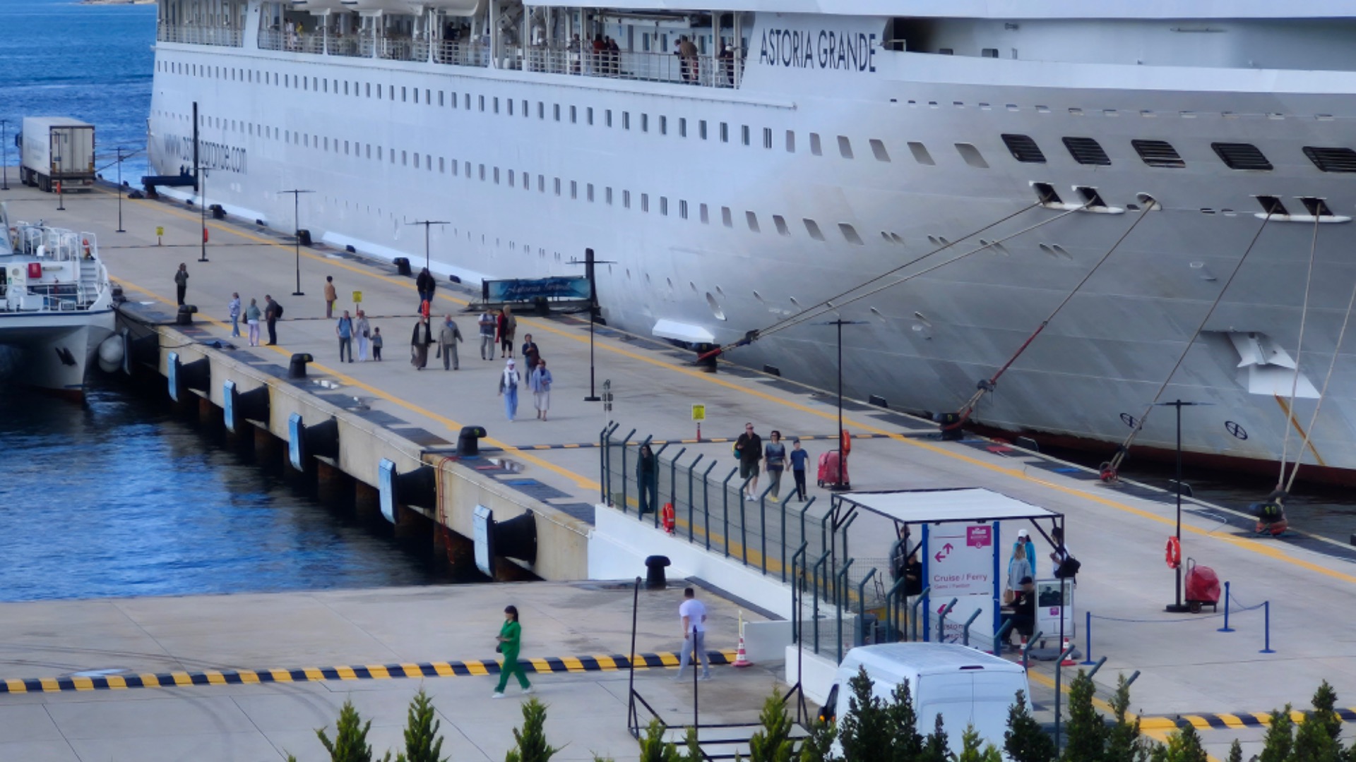 Bodrum’a sezonun ilk yolcu gemisi geldi