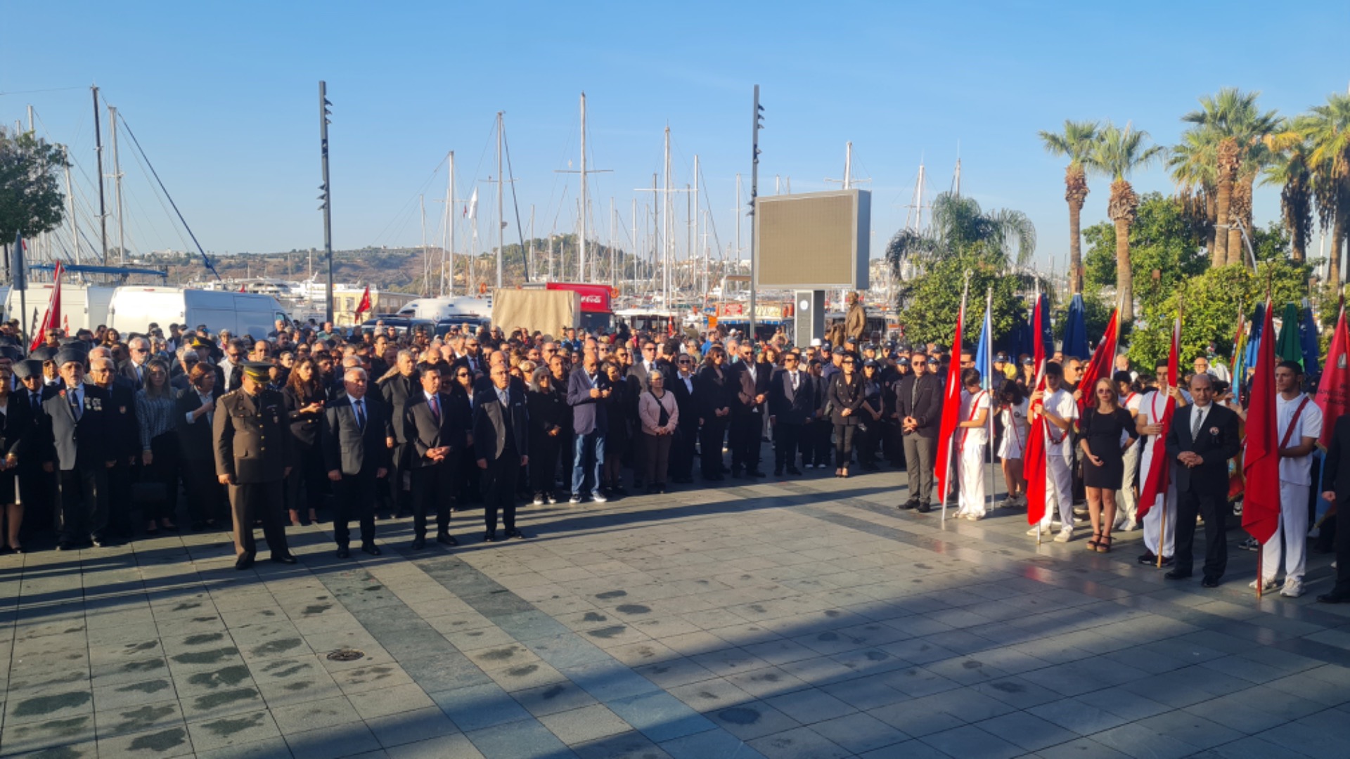 Saat 09.05’te Bodrum’da hayat durdu