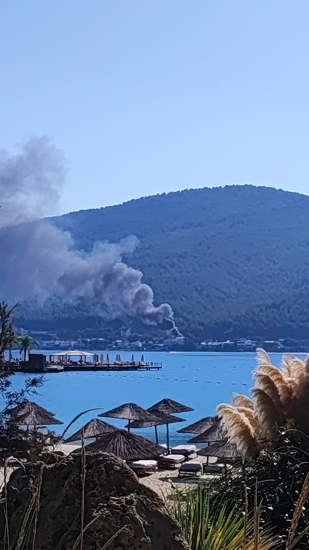Bodrum'da otelde yangın paniği: 2 kişi yangında mahsur kaldı