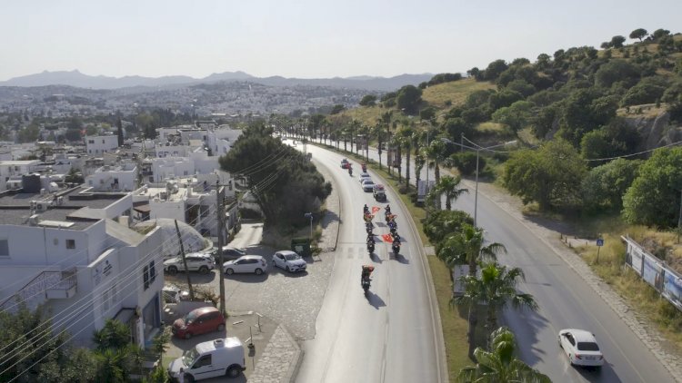 Bodrum’da polisler kortej düzenledi