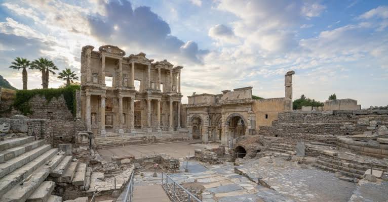 Efes Antik Kenti, 3 ay sonra denizle buluşuyor