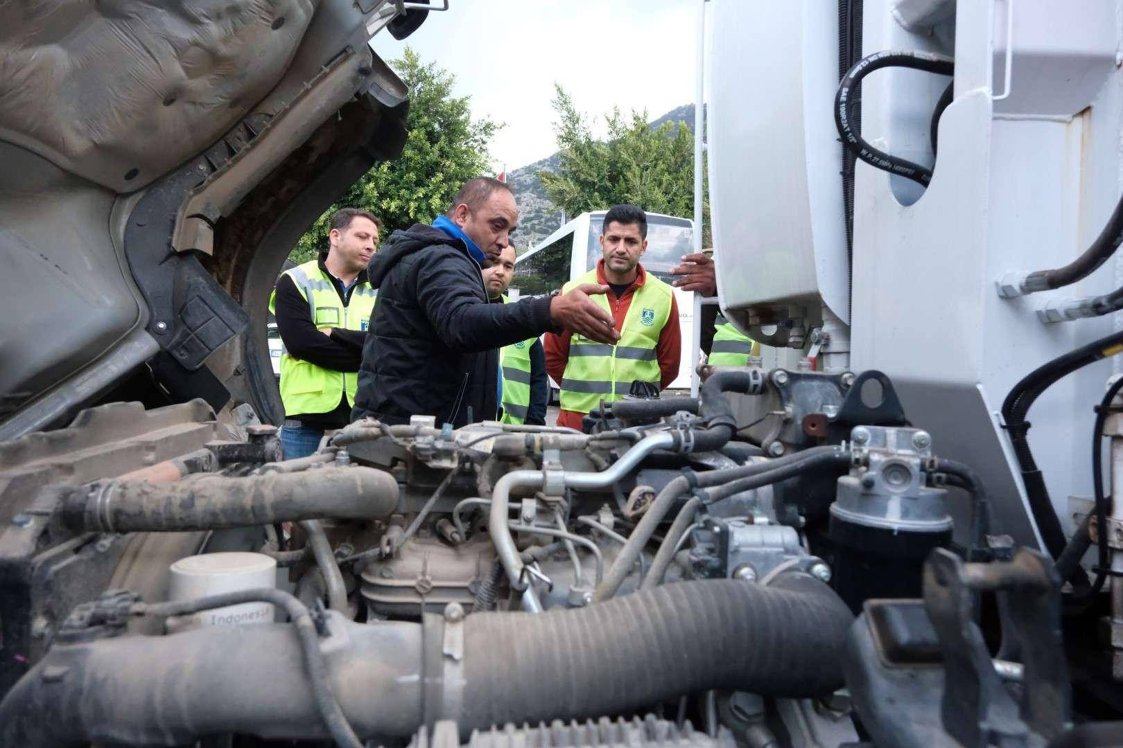 Belediyede yeni temizlik personelleri göreve başladı 