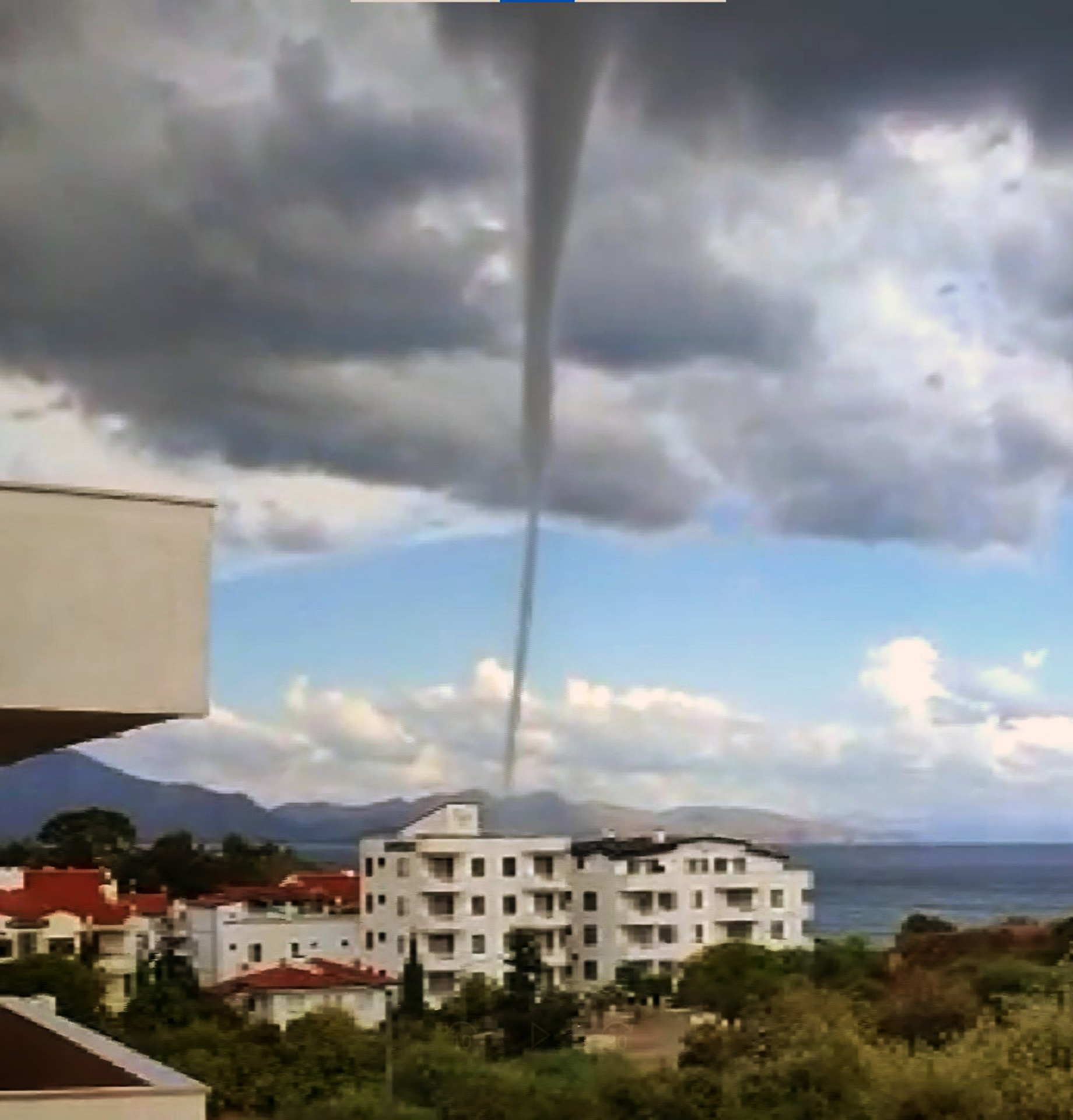 Datça’da korkutan dev hortum