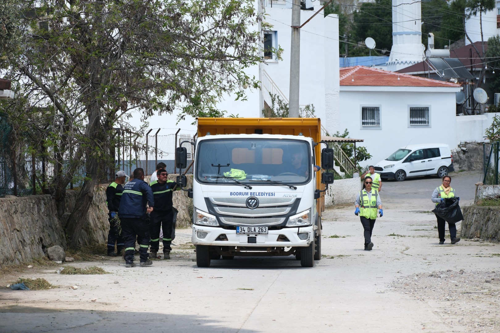 Bodrum'da yaz öncesi çevre temizliği