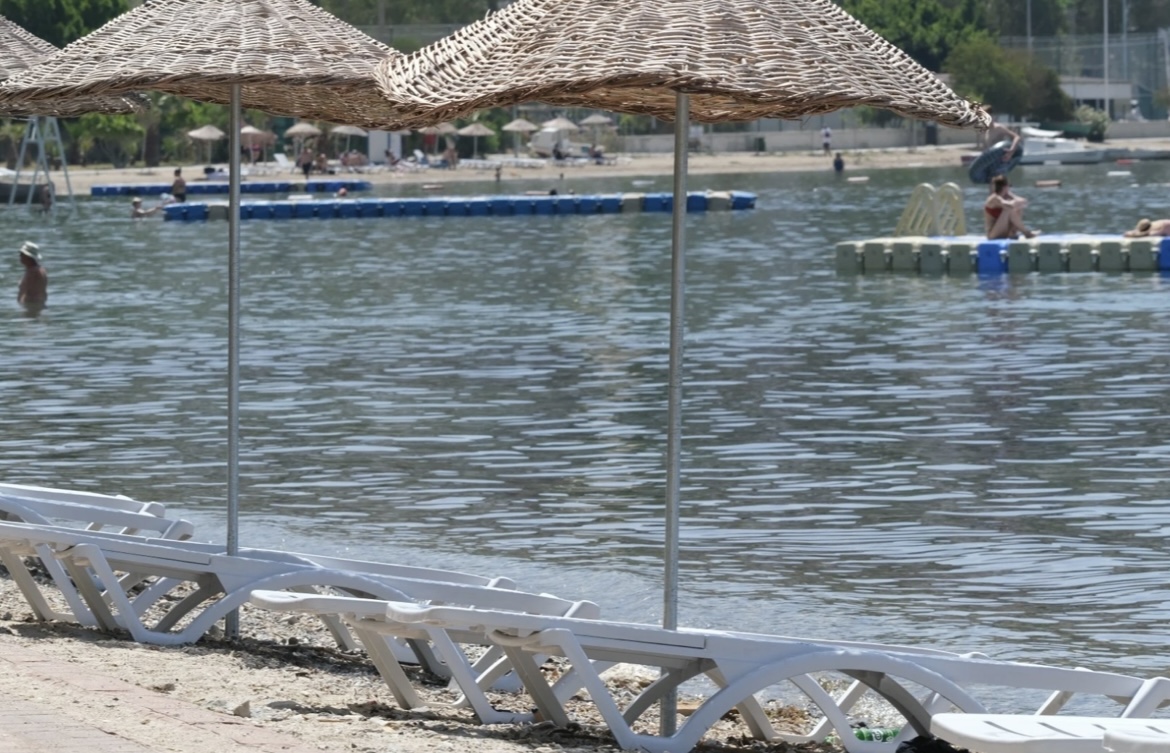 Bayram öncesi Bodrum Belediyesinden şezlong sürprizi
