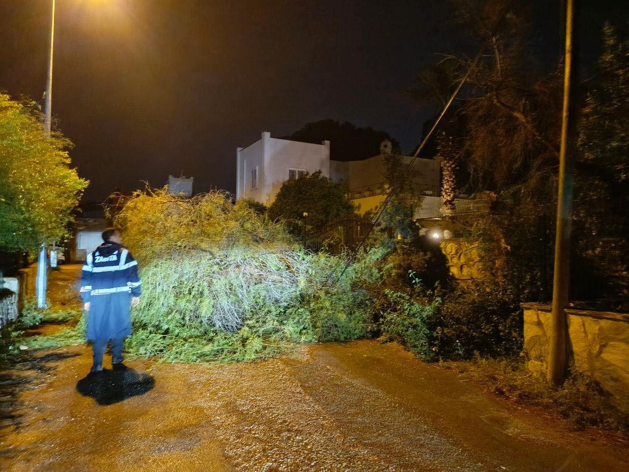 Bodrum’da fırtına ve sağanak etkili oluyor