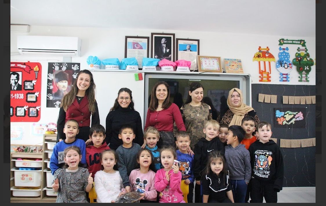 Çocuklar deniz canlılarını öğreniyor