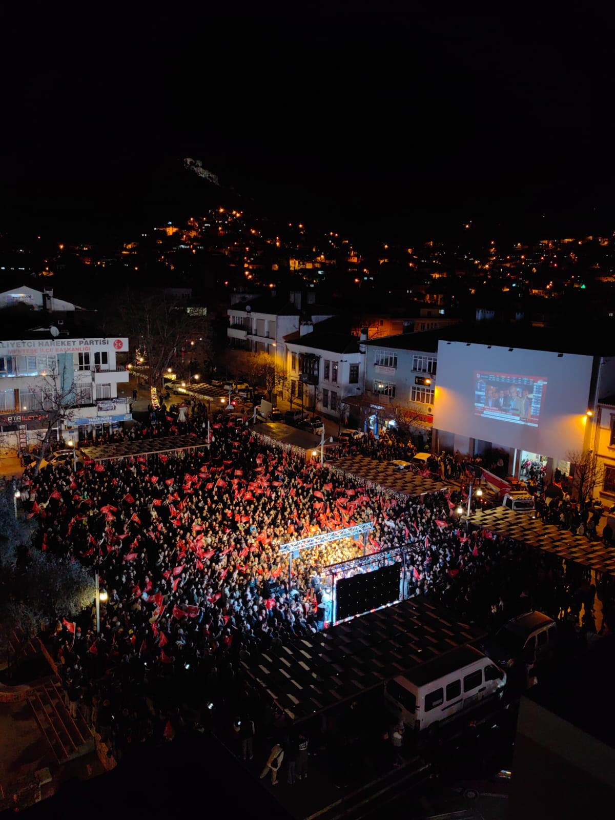 Aras ve Köksal Muğla’da seçim zaferini kutladı