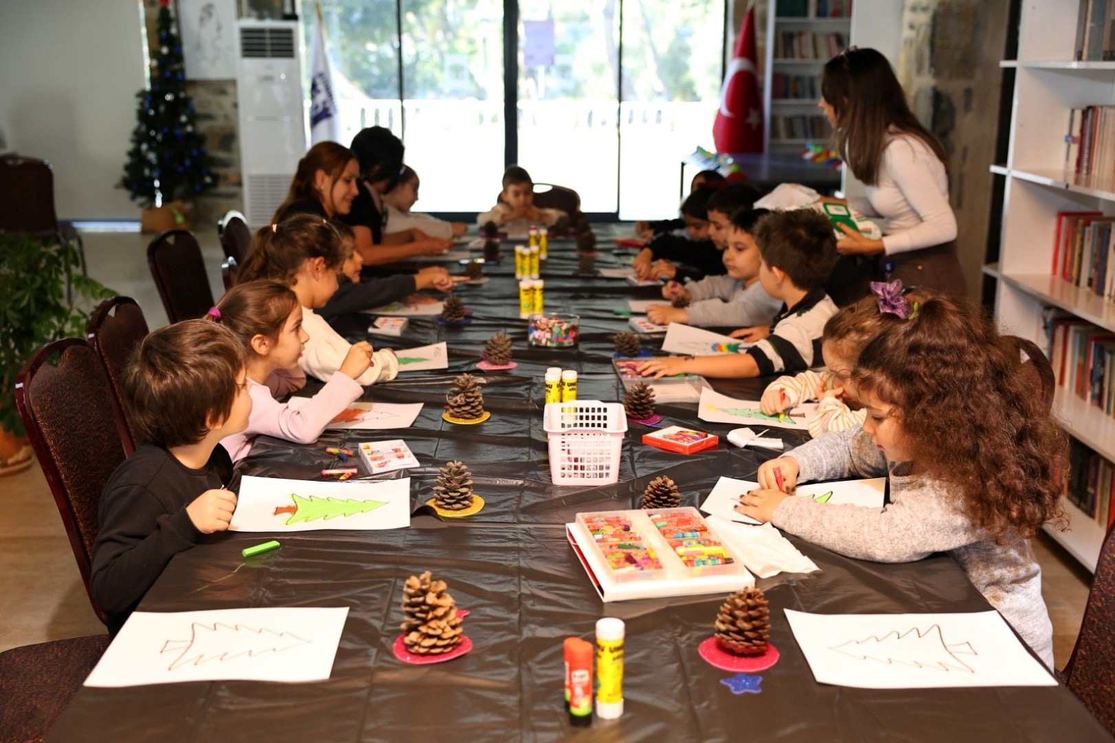 Belediyeden Çocuklara Yönelik Yılbaşı Atölyesi