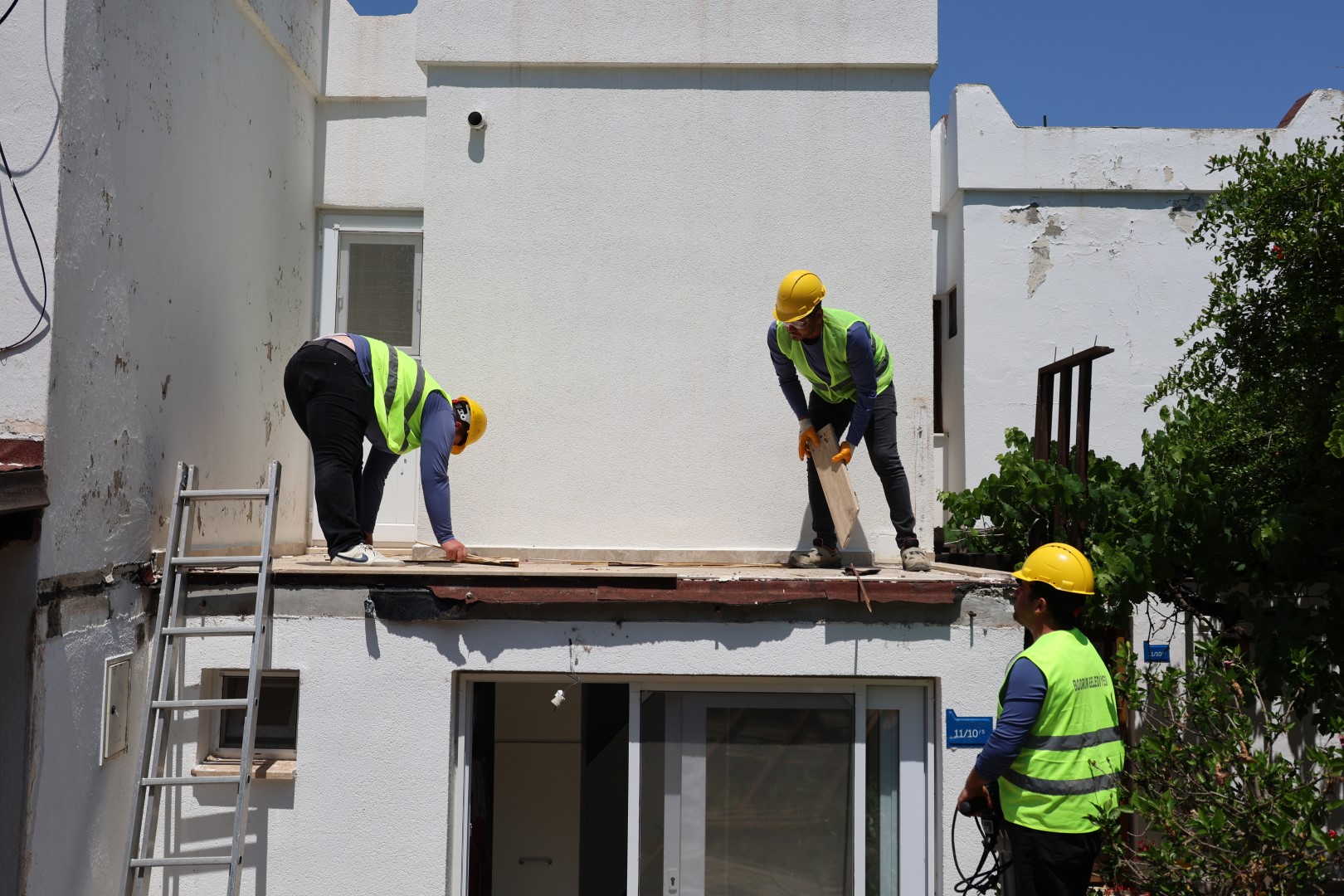 Bodrum’da kaçak yapılar yıkılıyor 