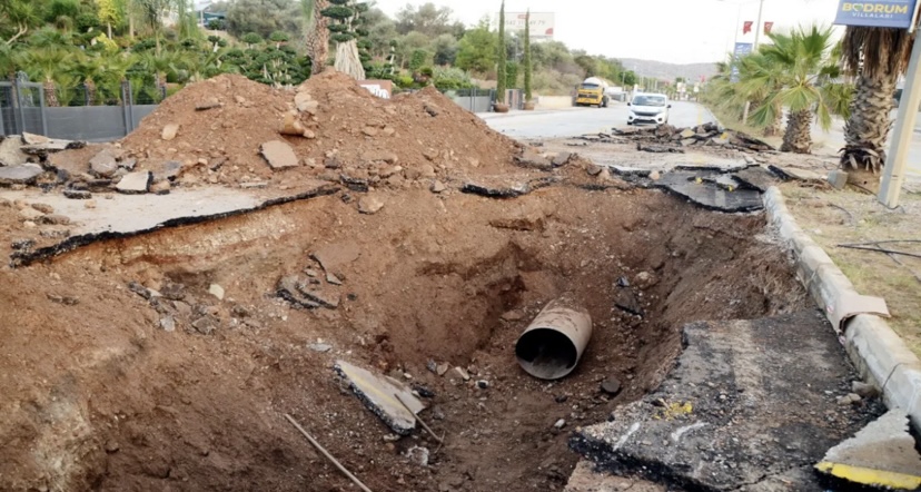 Bodrum'da su ihale hattı patladı: 10 günde 20 olay