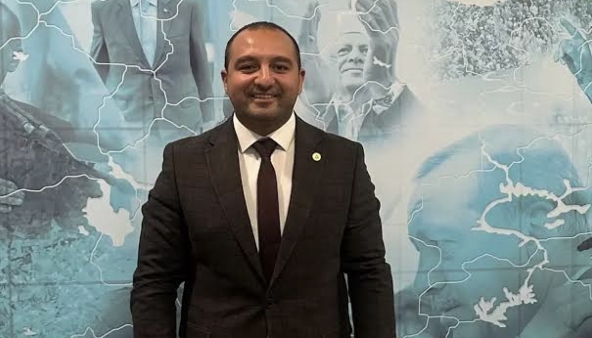 Ak Parti İlçe Başkanı, görevinden uzaklaştırıldı
