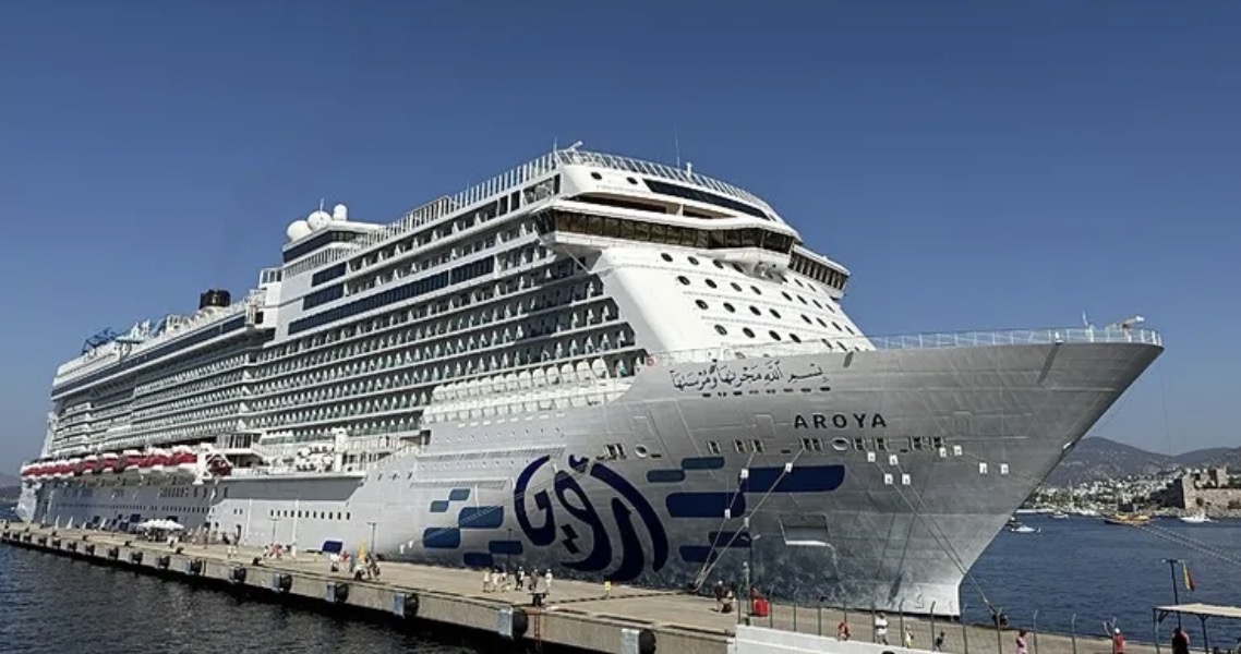 'Aroya' kruvaziyeri Bodrum'a demir atı!