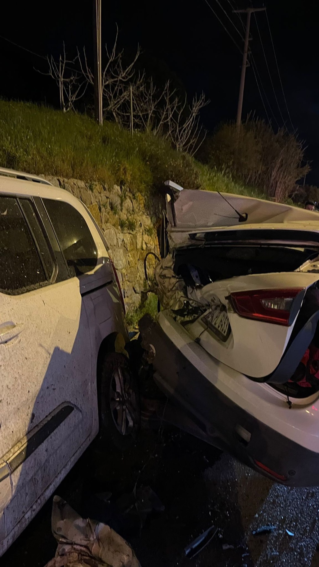 4 araca çarpan kamyonetin karıştığı kazada 1 kişi yaralandı