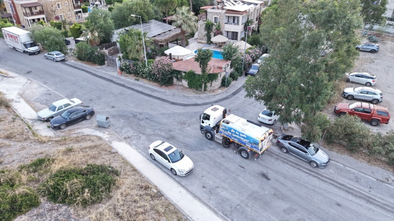 Bitez Yalısında Kapsamlı Temizlik Çalışması