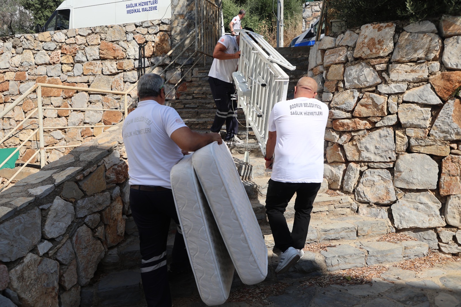 Bodrum Belediyesi Medikal Malzeme Desteğini Sürdürüyor