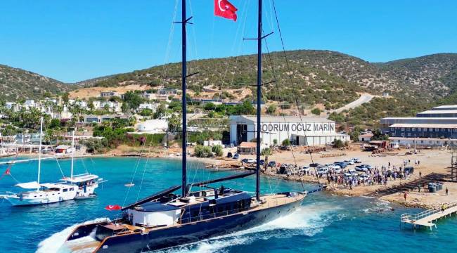 Bodrum’da 7 Yılda Tamamlandı: 50,5 Metrelik Yelkenli Denizle Buluştu