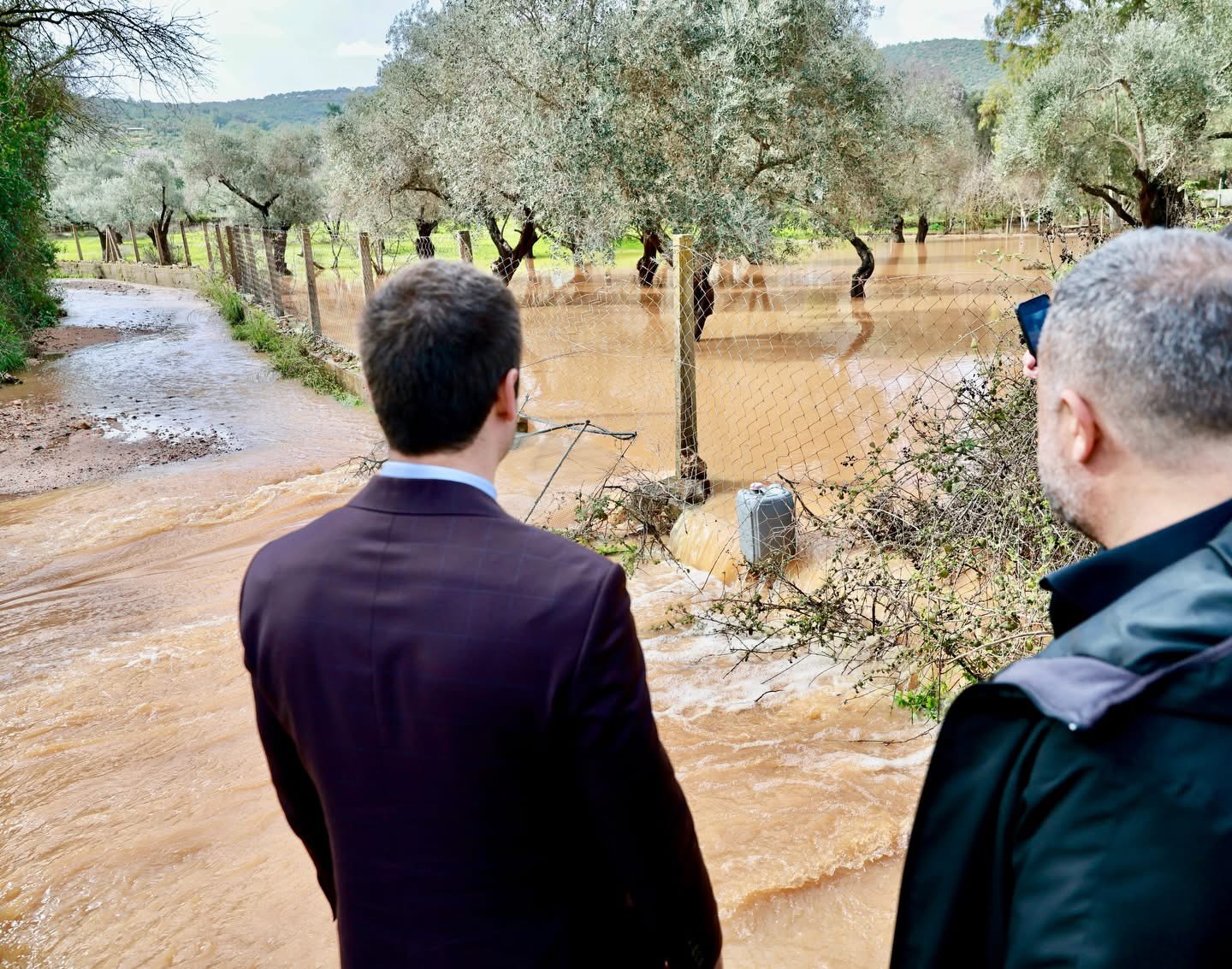Bodrum’da Sağanak Alarmı: Yollar Kapandı, İş Yerlerini Su Bastı
