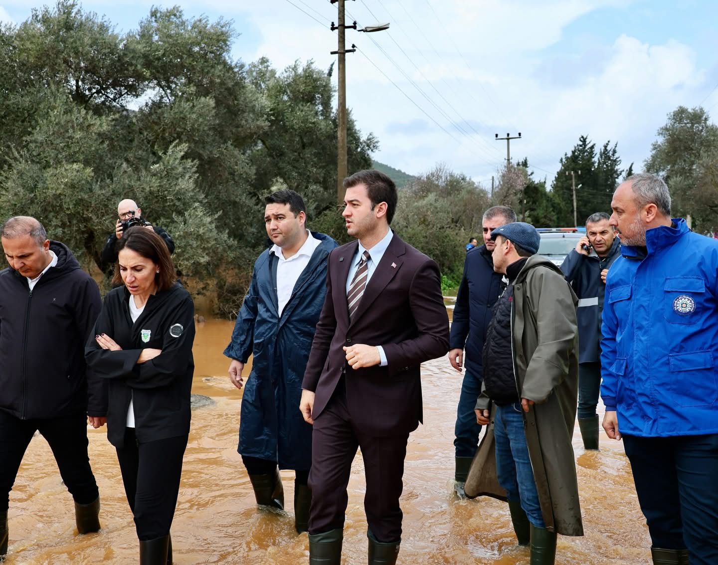 Bodrum’da Sağanak Alarmı: Yollar Kapandı, İş Yerlerini Su Bastı