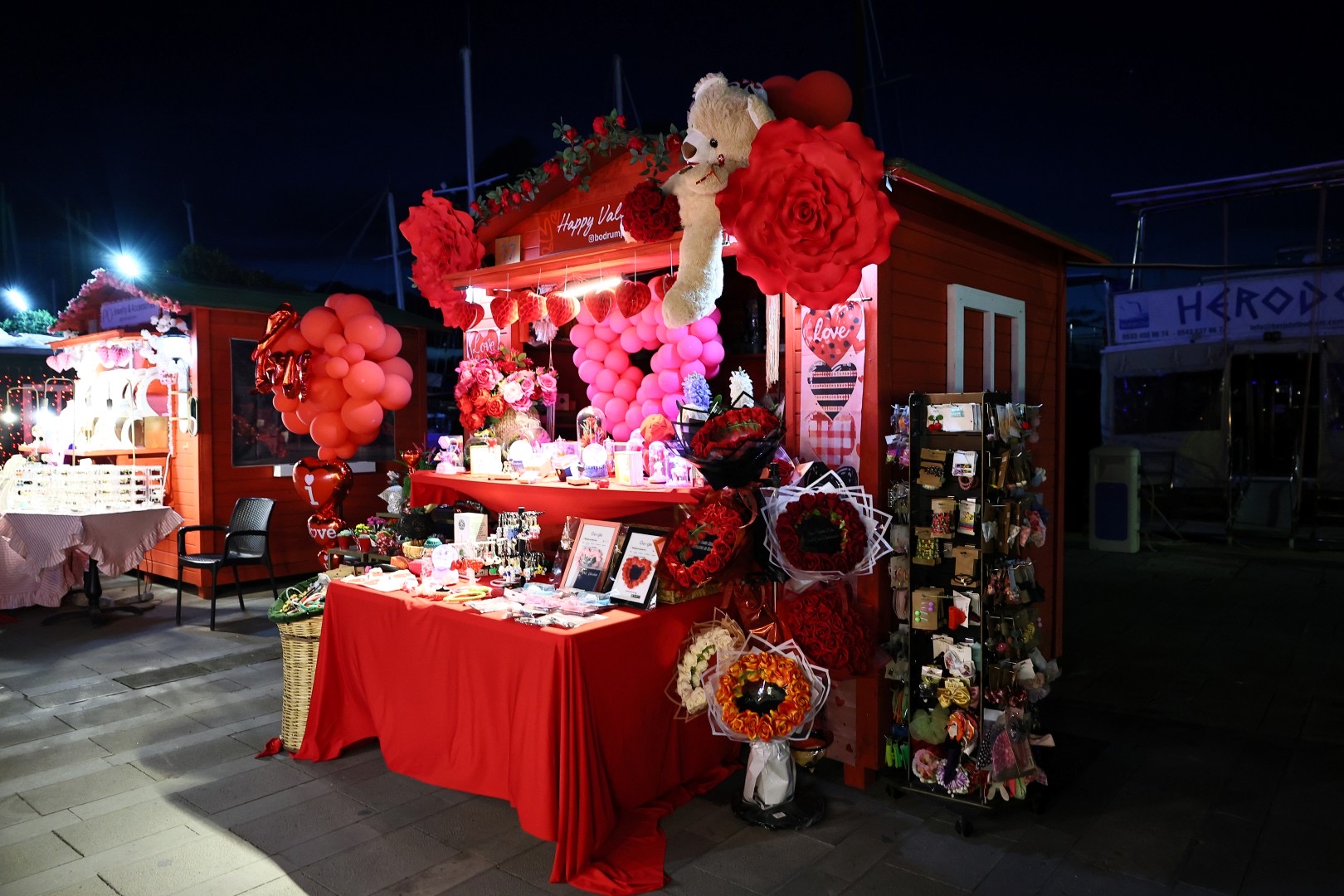 Sevgililer Günü Coşkusu: 14 Şubat Bodrum’da Fatma Turgut Konseriyle Kutlandı