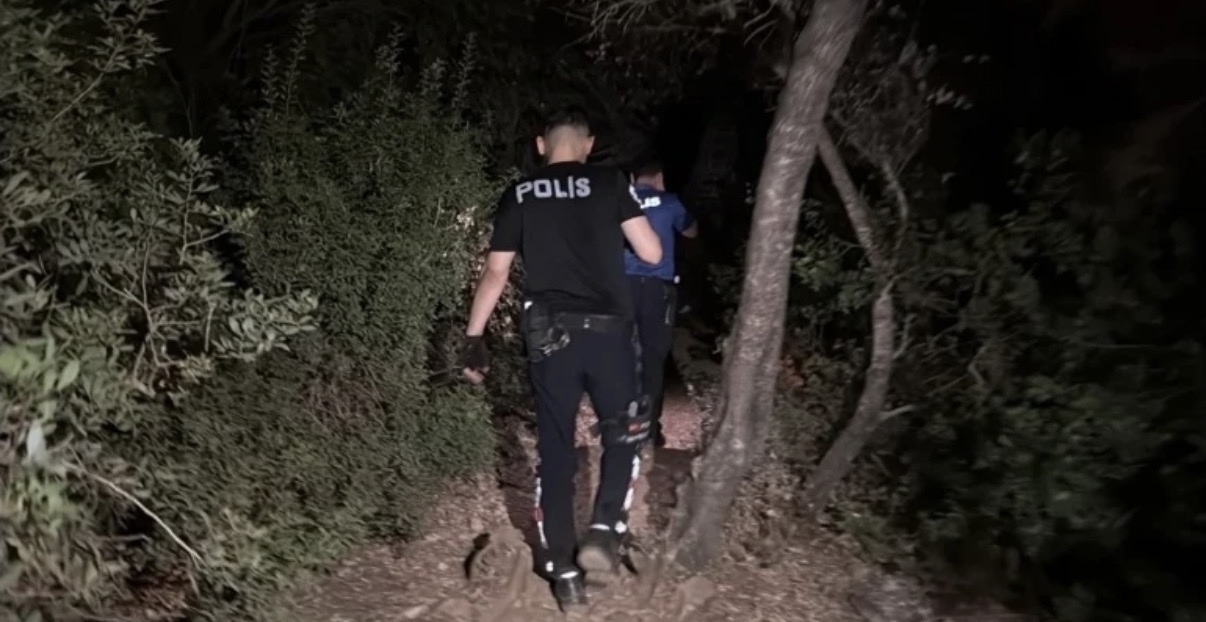 Bodrum'da Akvaryum Koyu dönüşü mahsur kalan 5 genç kurtarıldı