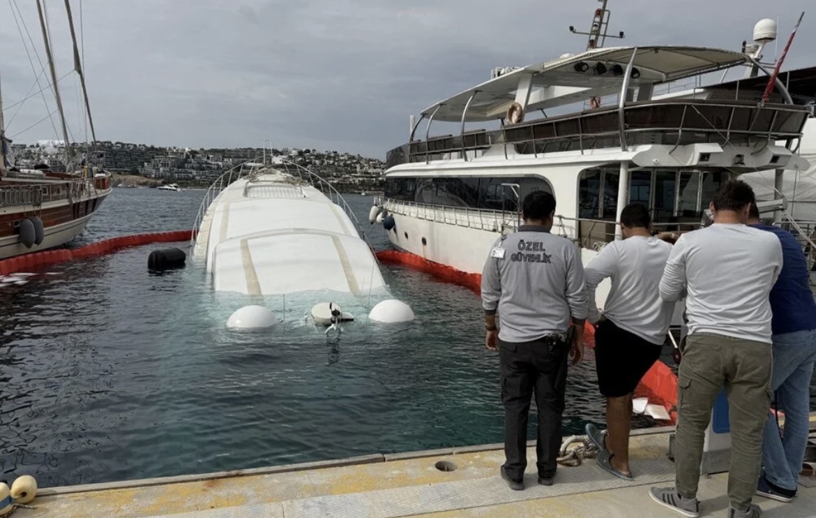 Bodrum'da milyonluk yat suya gömüldü