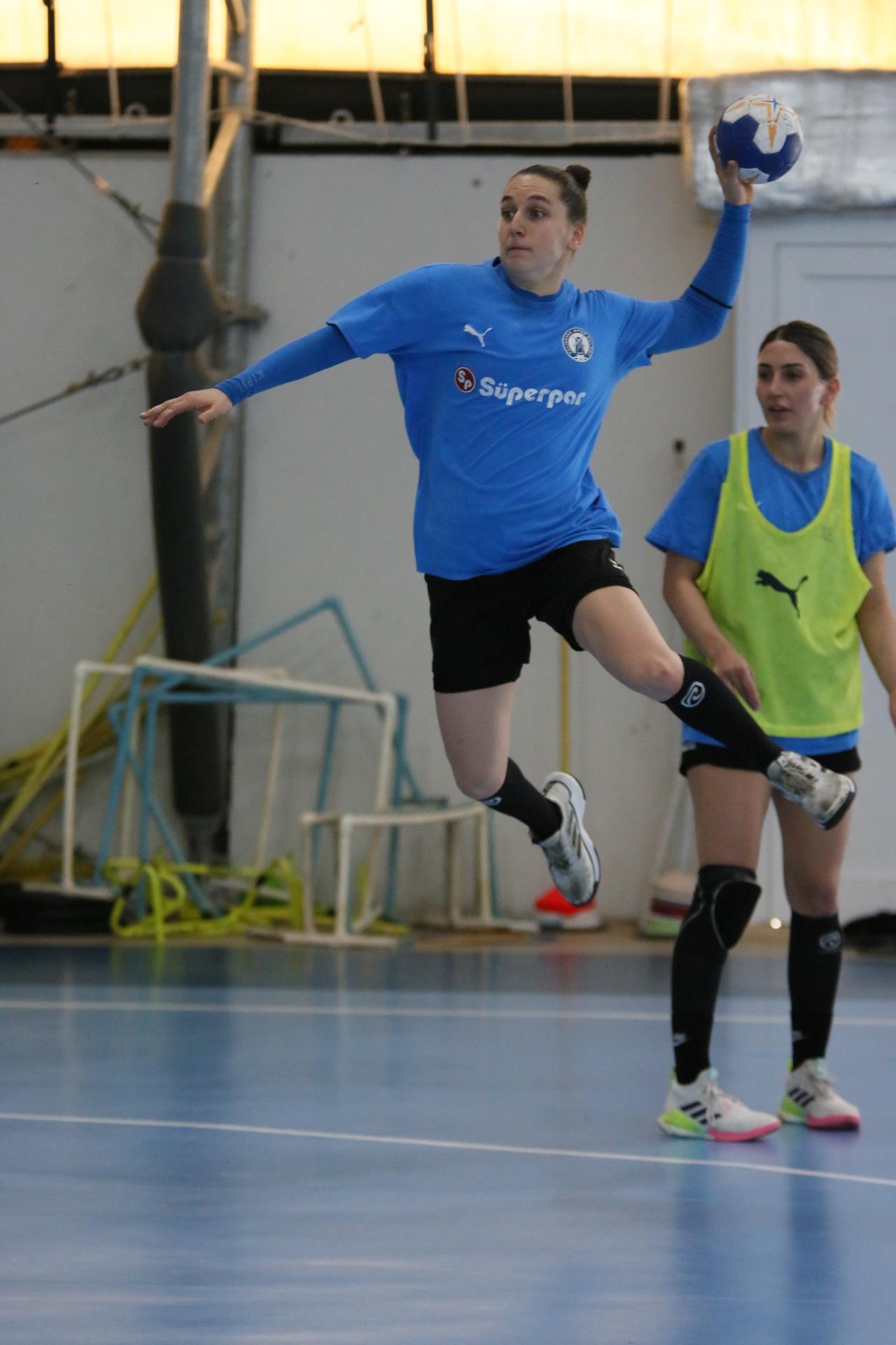 Armada Praxis Yalıkavakspor, Trabzon Deplasmanı Öncesi Hazırlıklarını Bodrum’da Sürdürüyor