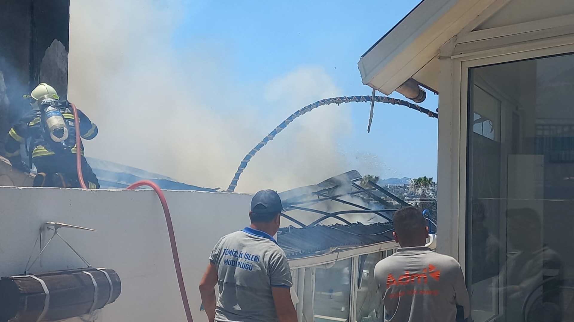 Otelde çıkan yangın panik yaşattı 