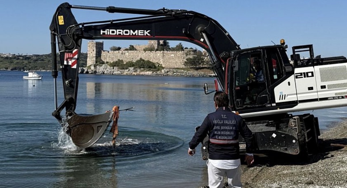 Kumbahçe Sahilindeki İşgaller Kaldırılıyor